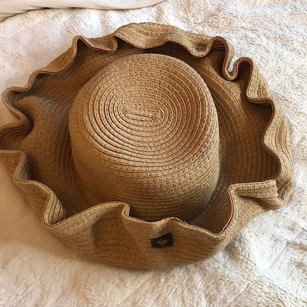 Peter Grimm Ruffled Paper Hat